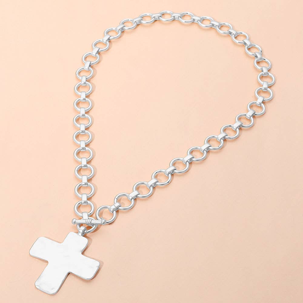 Hammered Matte Metal Cross Pendant Chunky Chain Toggle Necklace: Silver